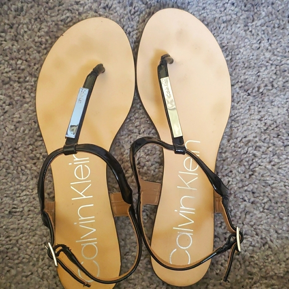 Women - Picture 1 of 3